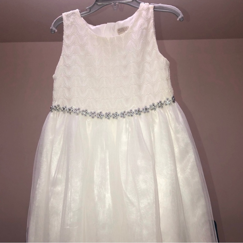 Guess - Picture 5 of 6